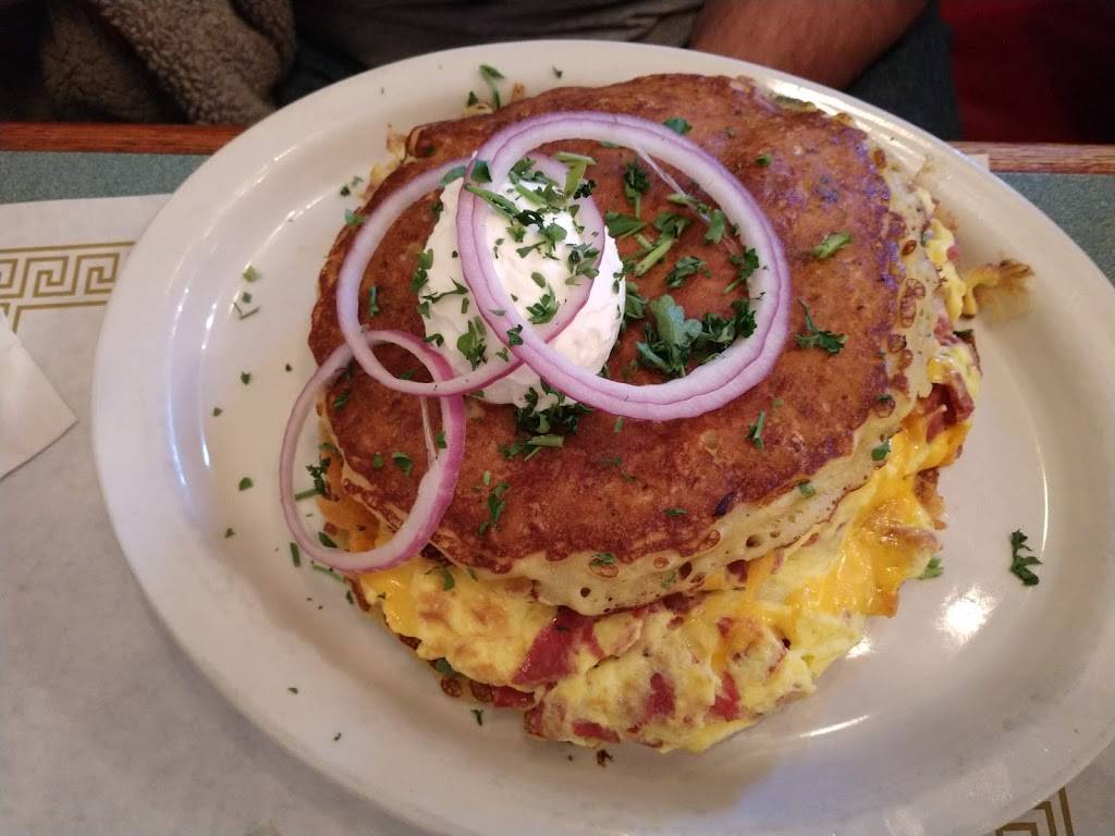 Lylas Family Restaurant | restaurant | 1911 Bailey Rd, Cuyahoga Falls, OH 44221, USA | 3309224444 OR +1 330-922-4444