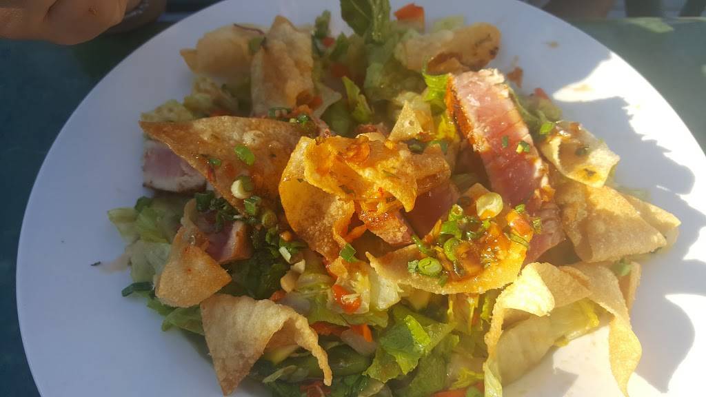 Hennesseys Tavern | restaurant | 2777 Roosevelt St, Carlsbad, CA 92008, USA | 7607296951 OR +1 760-729-6951