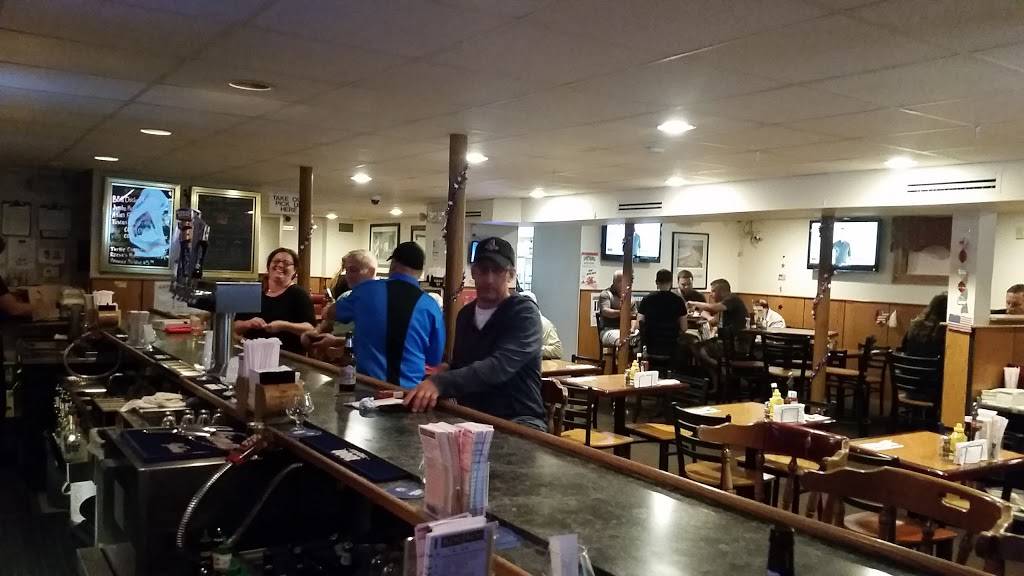 Warrens Place | restaurant | 27 Pleasant St, South Weymouth, MA 02190, USA | 7813317575 OR +1 781-331-7575