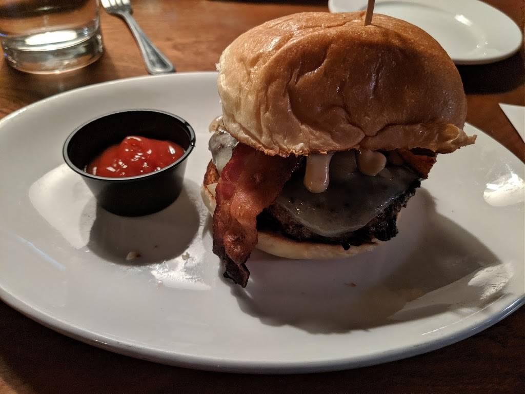 Surf Club | restaurant | 337 Thames St, Newport, RI 02840, USA | 4016195701 OR +1 401-619-5701