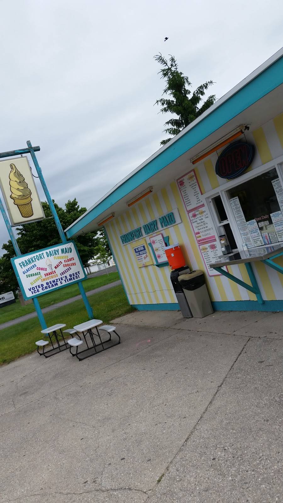 Frankfort Dairy Maid | restaurant | 1017-1021 Forest Ave, Frankfort, MI 49635, USA | 2318710126 OR +1 231-871-0126