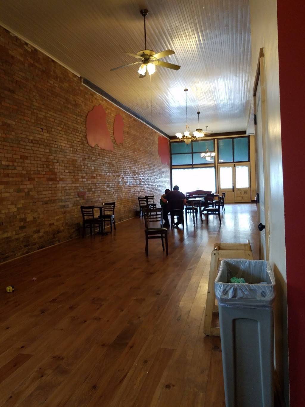 Fat Rolls LLC | bakery | 116 N Mock St, Prairie Grove, AR 72753, USA | 4798460846 OR +1 479-846-0846