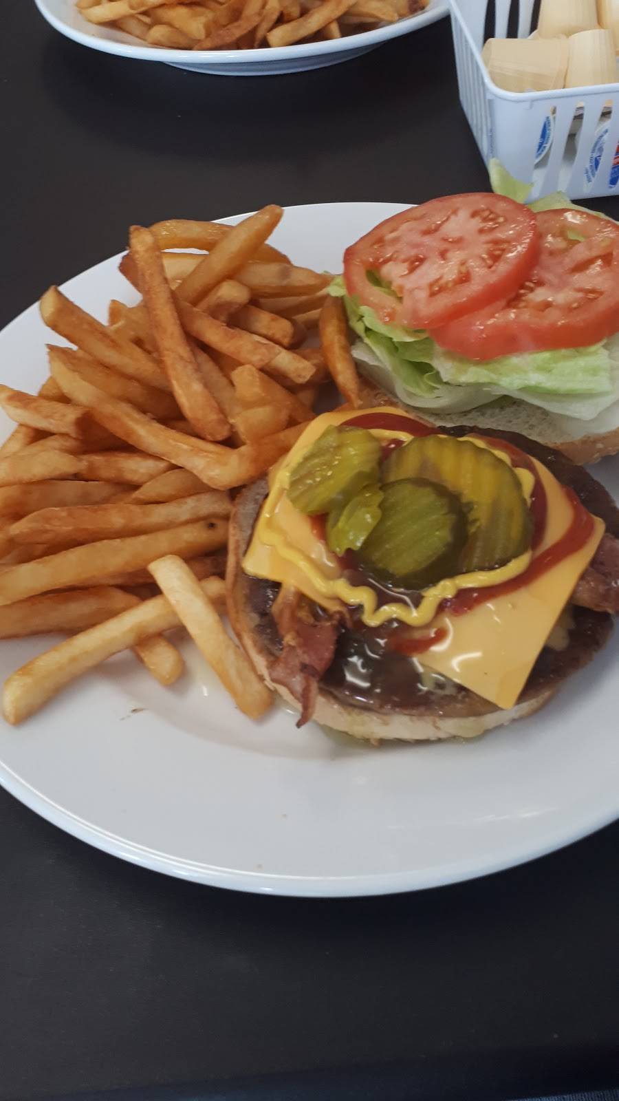 Mama Melissas kitchen | restaurant | Keene, ON K0L 2G0, Canada | 7052951111 OR +1 705-295-1111