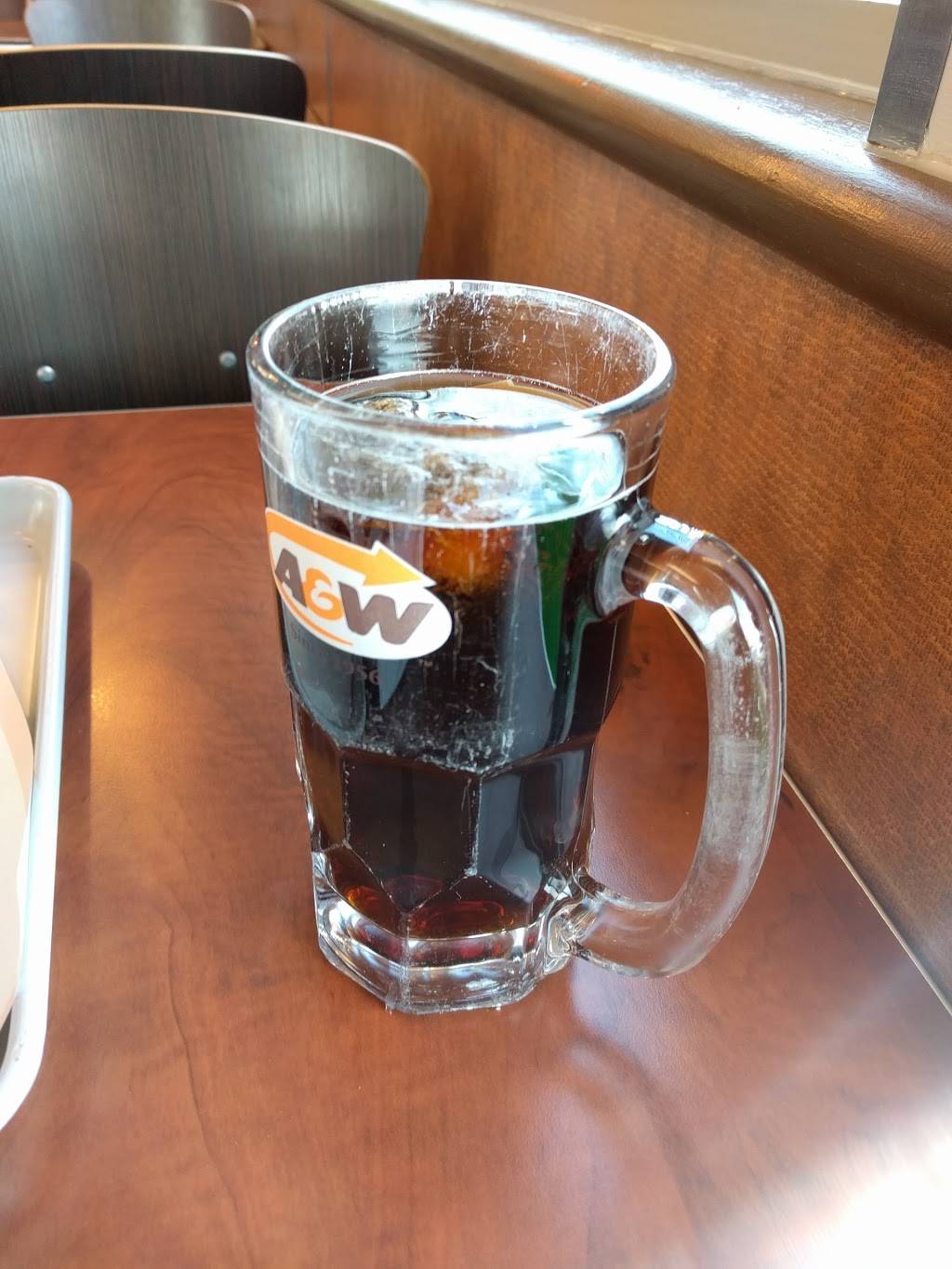 A&W Canada | restaurant | 6570 Tecumseh Rd E, Windsor, ON N8T 1E6, Canada | 5199451670 OR +1 519-945-1670