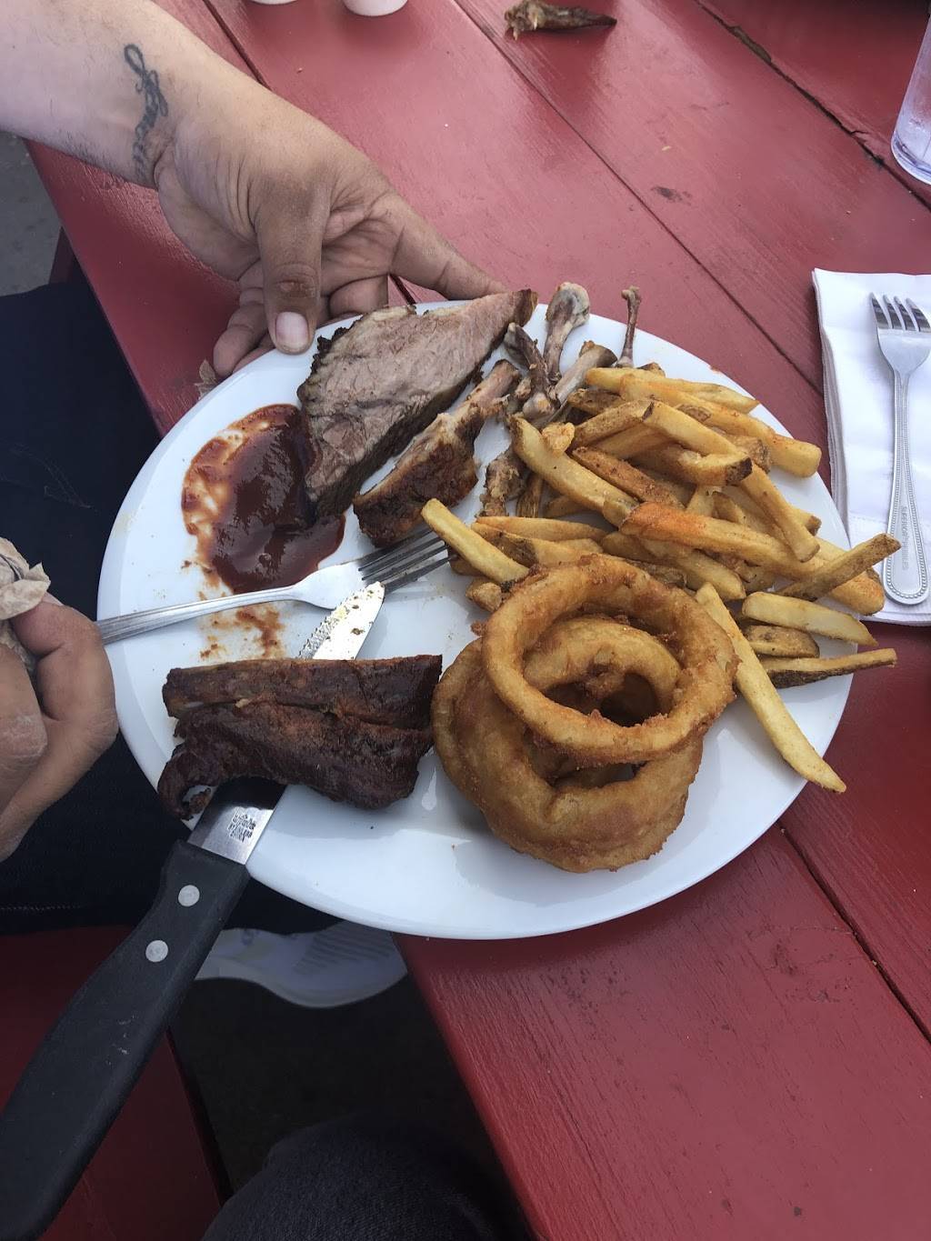 Griffs BBQ & Grill | restaurant | 304 Town Square Rd, Copperopolis, CA 95228, USA | 2097854745 OR +1 209-785-4745