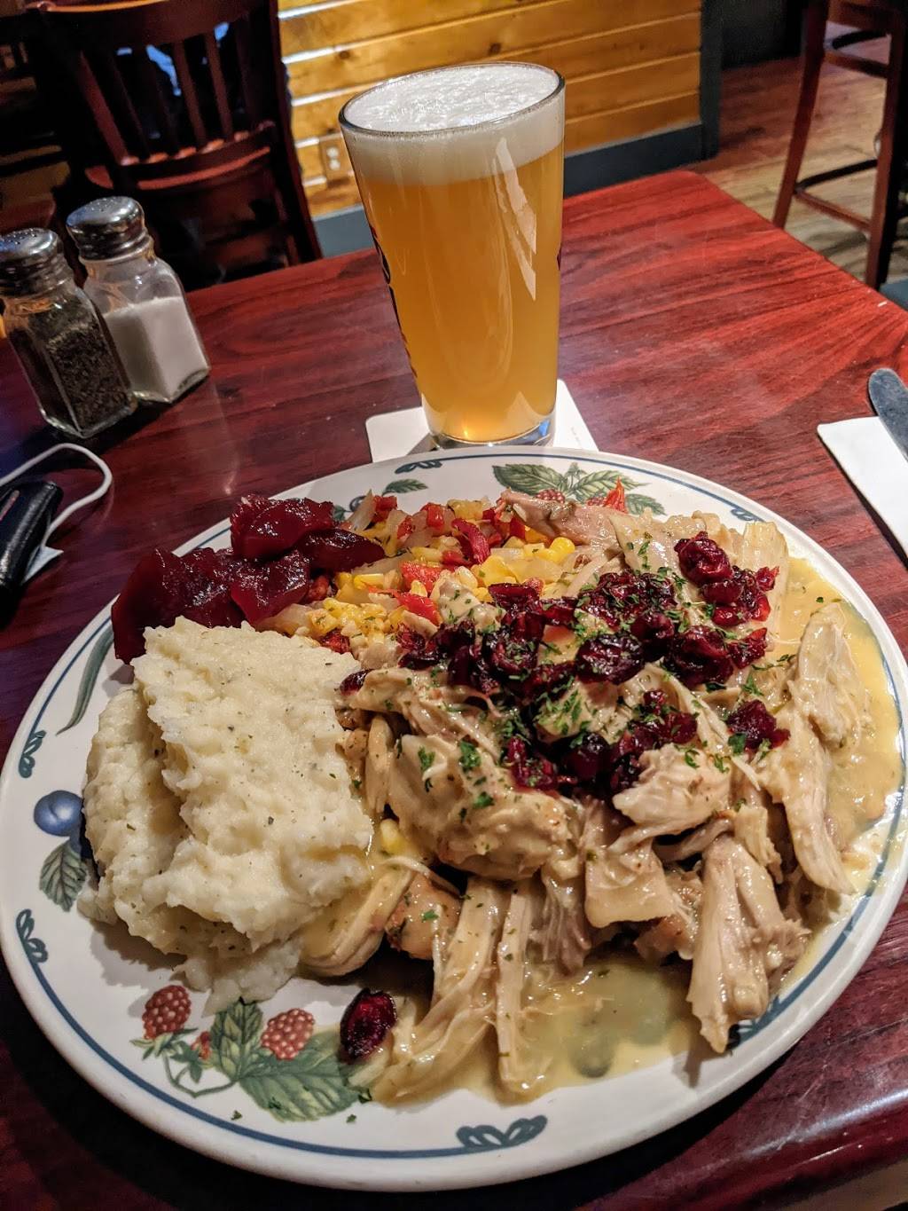 Mad River Tavern | restaurant | 377 NH-49, Campton, NH 03223, USA | 6037264290 OR +1 603-726-4290