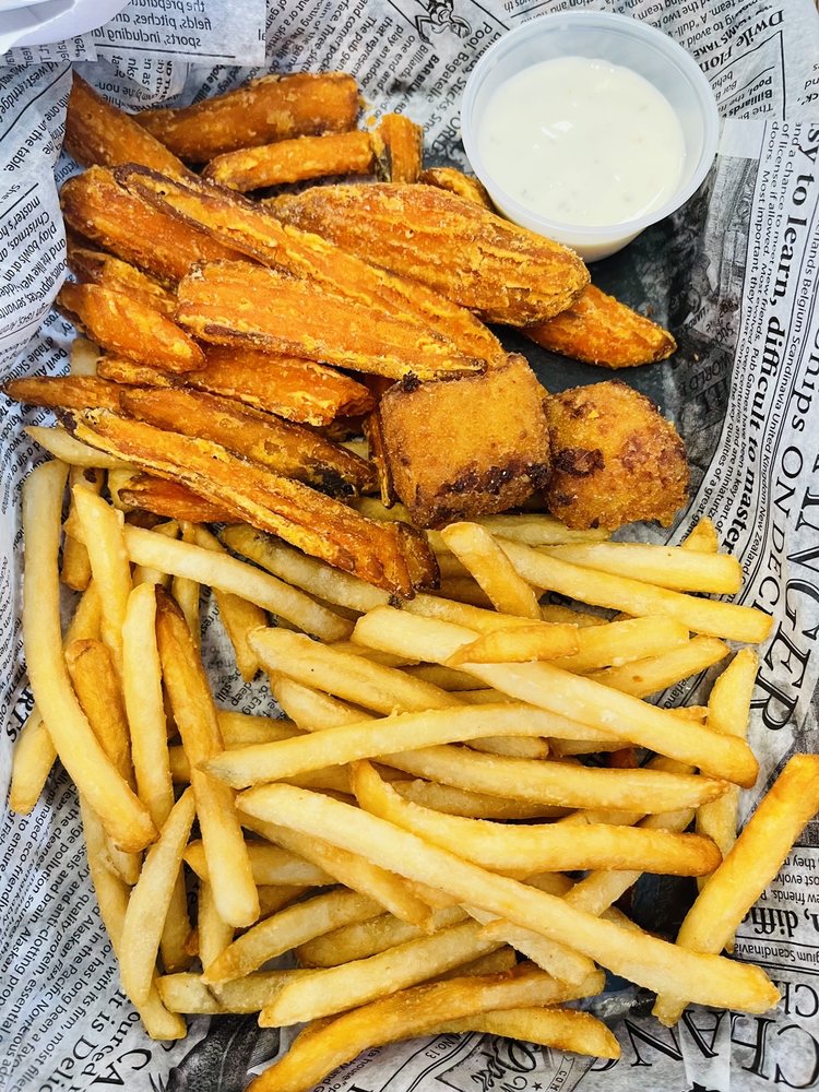 Boy Blues Place | restaurant | 648 Grassfield Pkwy Suite 5, Chesapeake, VA 23322, USA | 7578426652 OR +1 757-842-6652