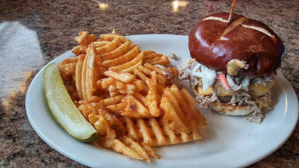 Eau Claire Ale House | restaurant | 120 N Clairemont Ave, Eau Claire, WI 54703, USA | 7155143801 OR +1 715-514-3801