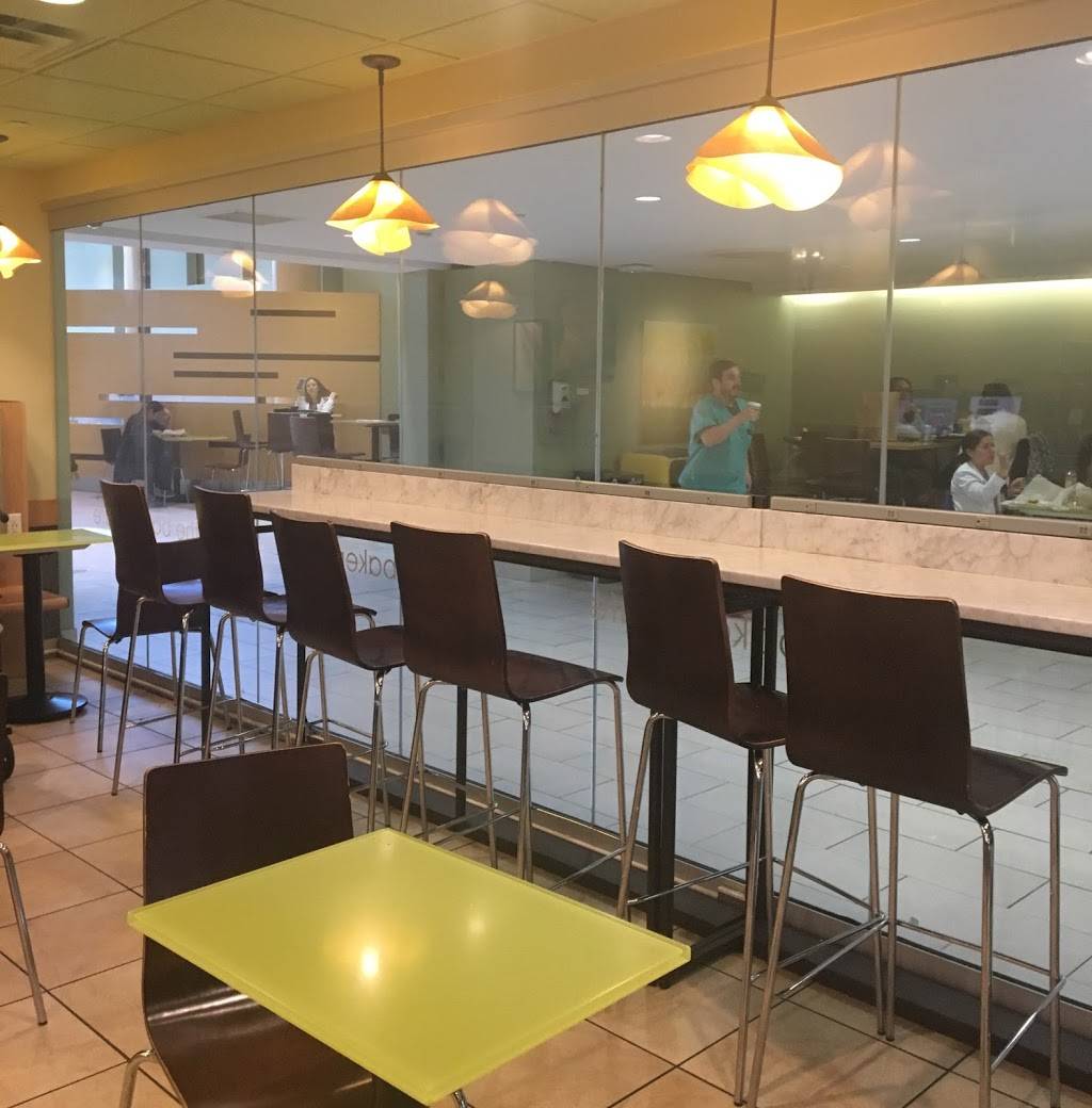 Au Bon Pain | cafe | 703 Main St, Paterson, NJ 07503, USA | 9732784162 OR +1 973-278-4162