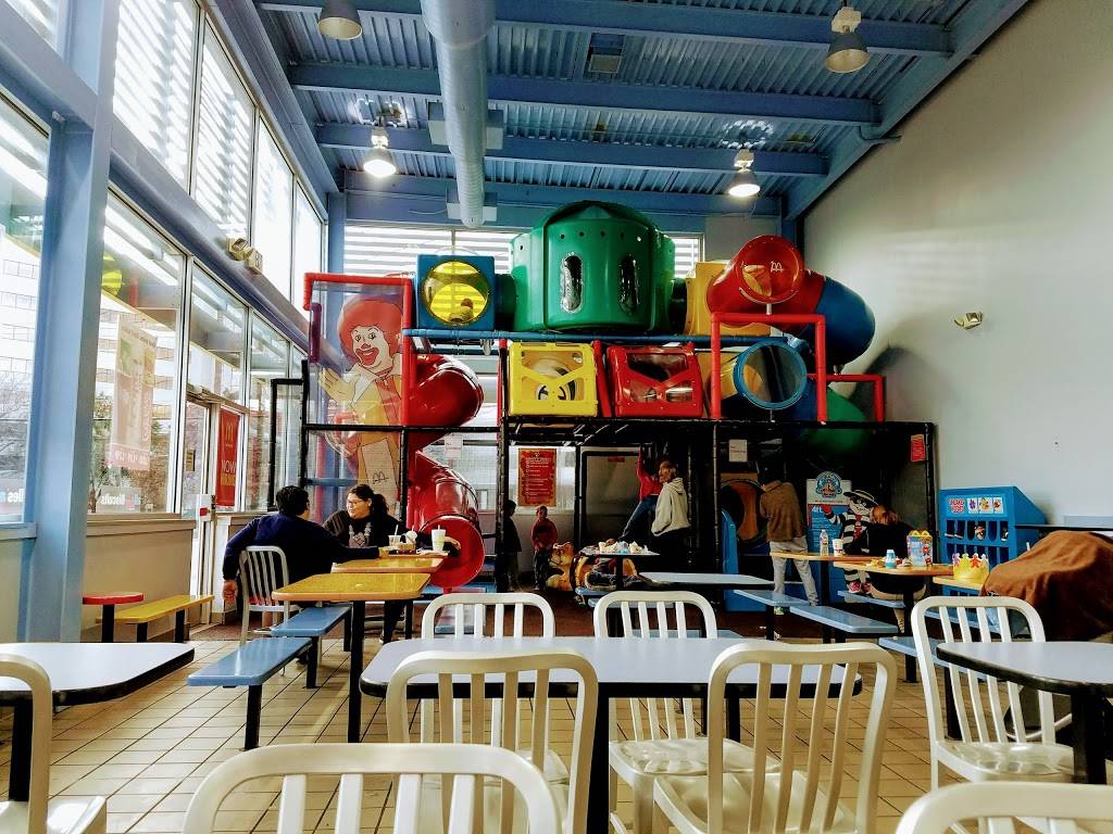 McDonalds | cafe | 14770 Preston Rd, Dallas, TX 75240, USA | 9722338788 OR +1 972-233-8788