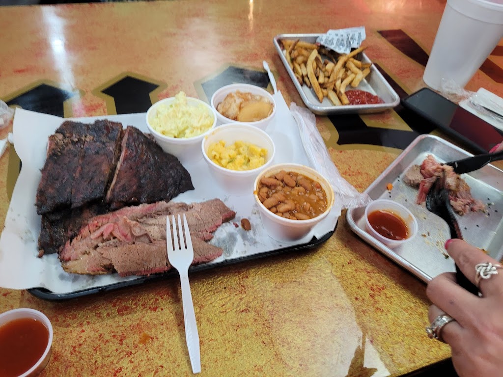 Johnnys BBQ | restaurant | 316 N Big Spring St, Midland, TX 79701, USA | 4322188806 OR +1 432-218-8806