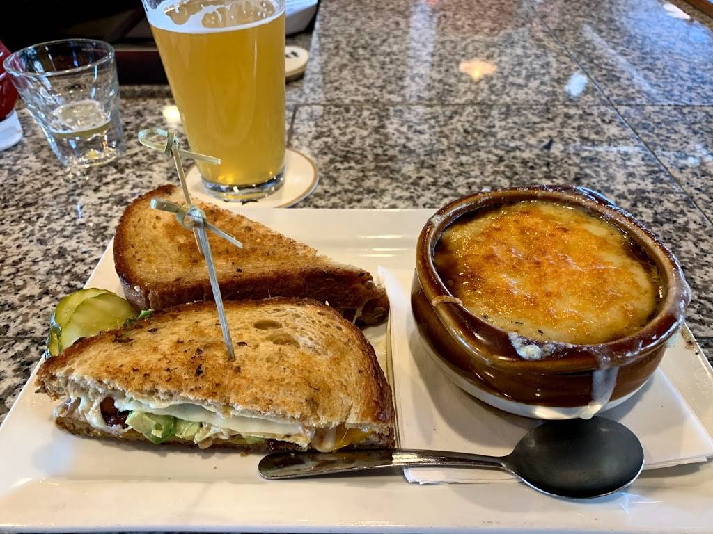 The Lazy Dog Sports Bar and Grill | restaurant | 3100 Village Vista Dr, Erie, CO 80516, USA | 3036645299 OR +1 303-664-5299