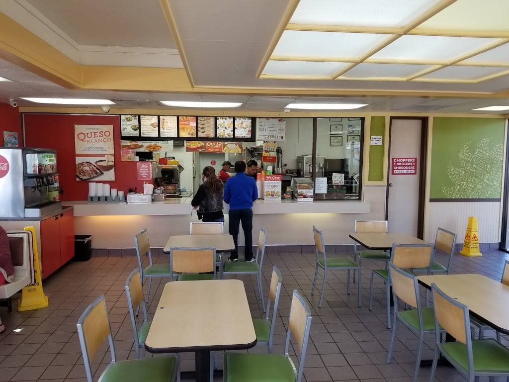 Del Taco | meal takeaway | 22401 El Toro Rd, Lake Forest, CA 92630, USA | 9495865124 OR +1 949-586-5124