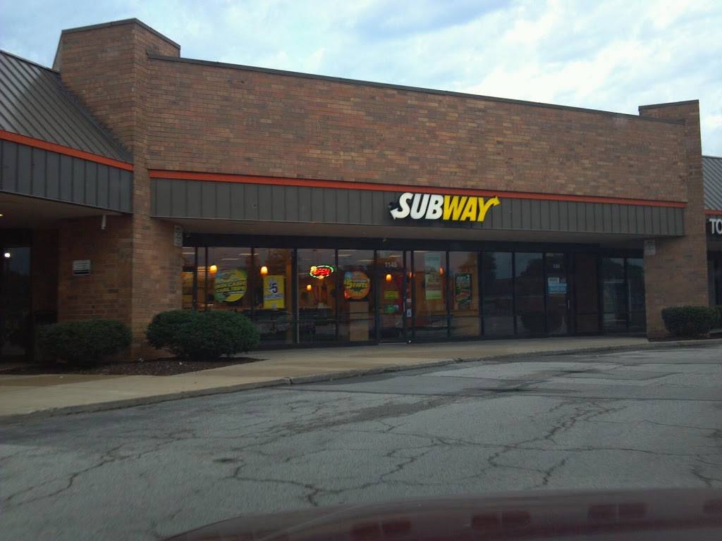 Subway | restaurant | 1146 & 1148 Shackelford Rd, Florissant, MO 63031, USA | 3148371782 OR +1 314-837-1782