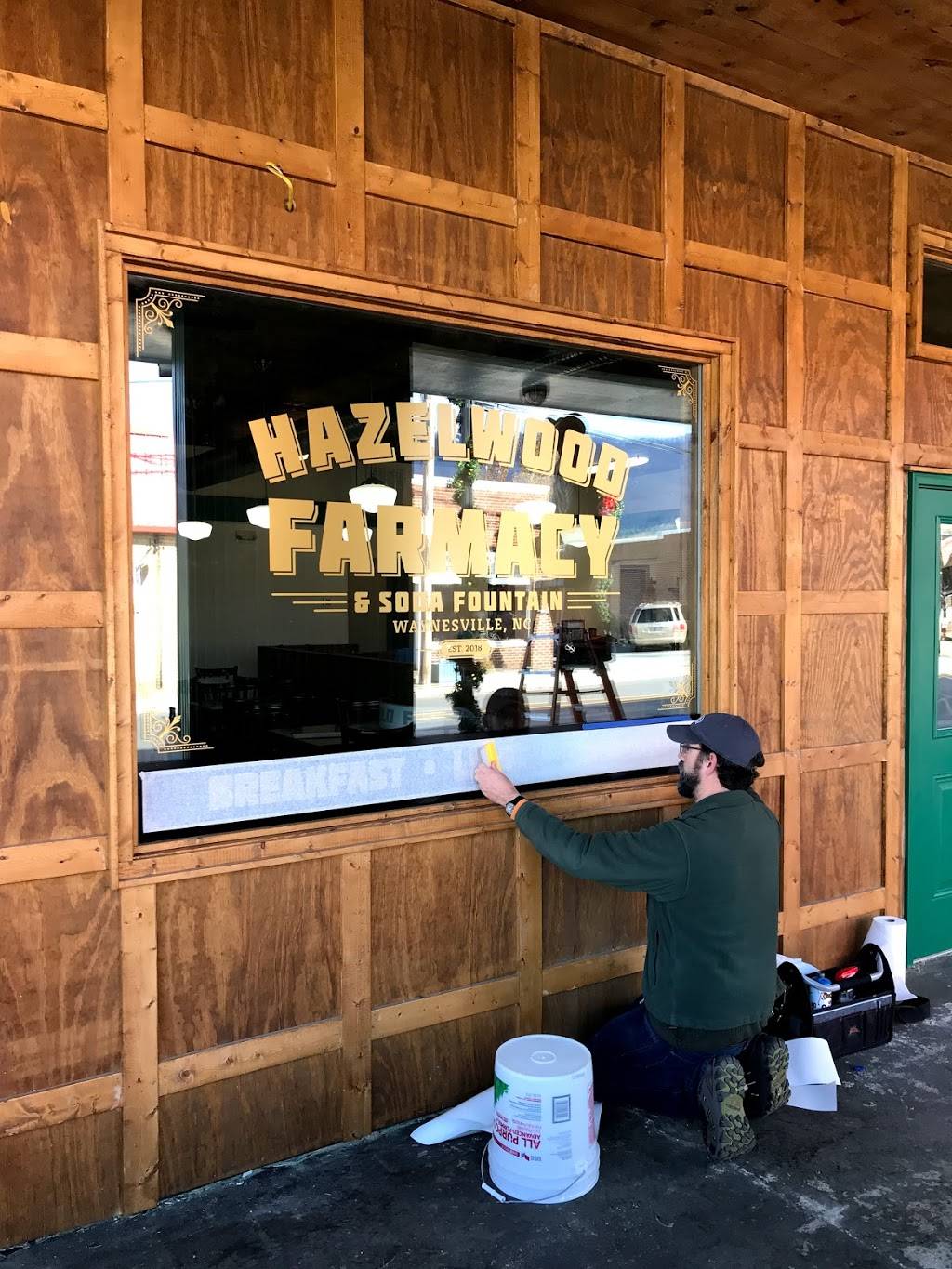 Hazelwood Farmacy & Soda Fountain | restaurant | 429 Hazelwood Ave, Waynesville, NC 28786, USA | 8282466996 OR +1 828-246-6996