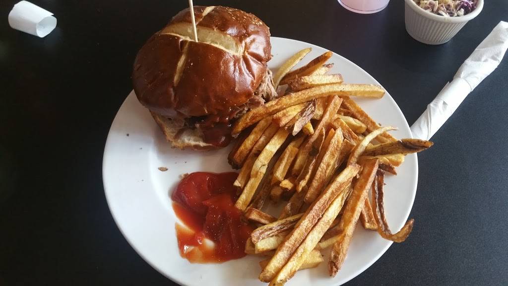 Vudu Street Food | restaurant | 121 S Knowles Ave, New Richmond, WI 54017, USA | 7152467166 OR +1 715-246-7166