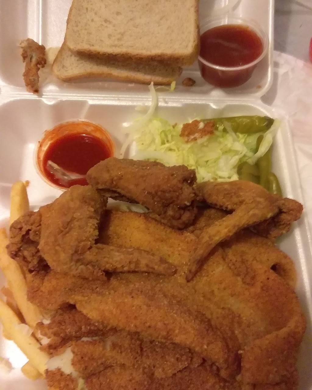 Maggie Gyros & Chicken | restaurant | 349 E 47th St, Chicago, IL 60653, USA | 7739241110 OR +1 773-924-1110