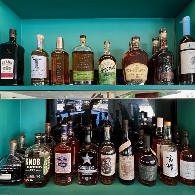 Desert Island Bar & Kitchen | restaurant | 71777 Frank Sinatra Dr, Rancho Mirage, CA 92270, USA | 7603282111 OR +1 760-328-2111