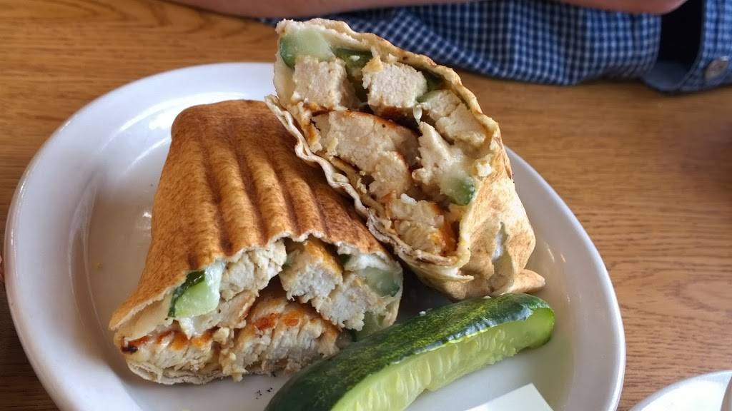 Franks Deli & Grill | restaurant | 3401-3445 Russell St, Detroit, MI 48207, USA | 3132859551 OR +1 313-285-9551