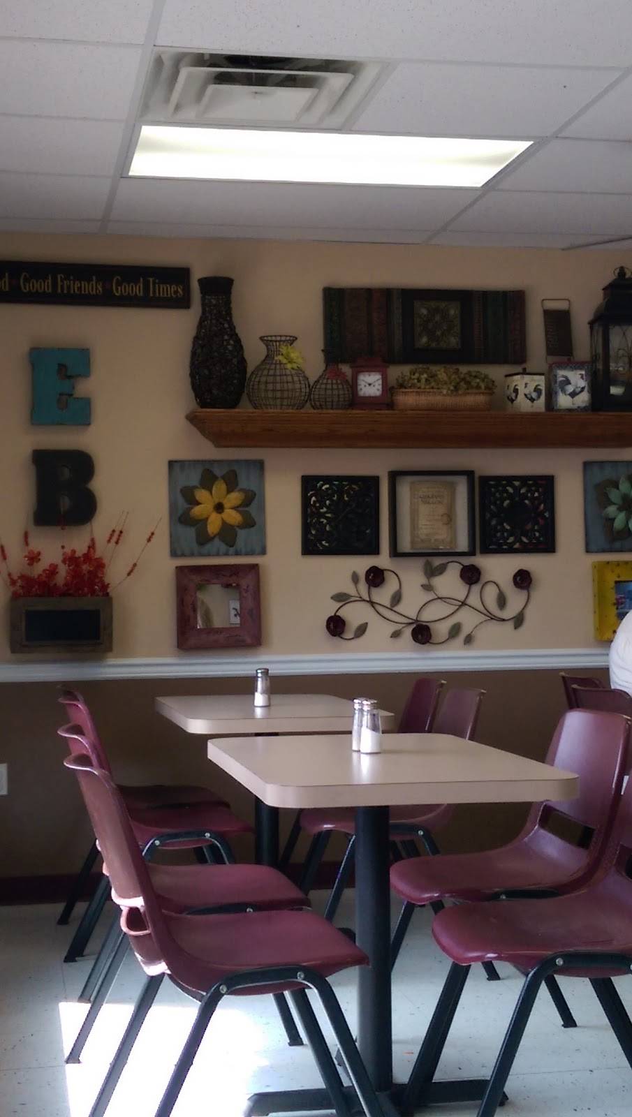 Ebs Eats & Treats | restaurant | 4620 Mill Branch Ln, Knoxville, TN 37938, USA | 8659222227 OR +1 865-922-2227