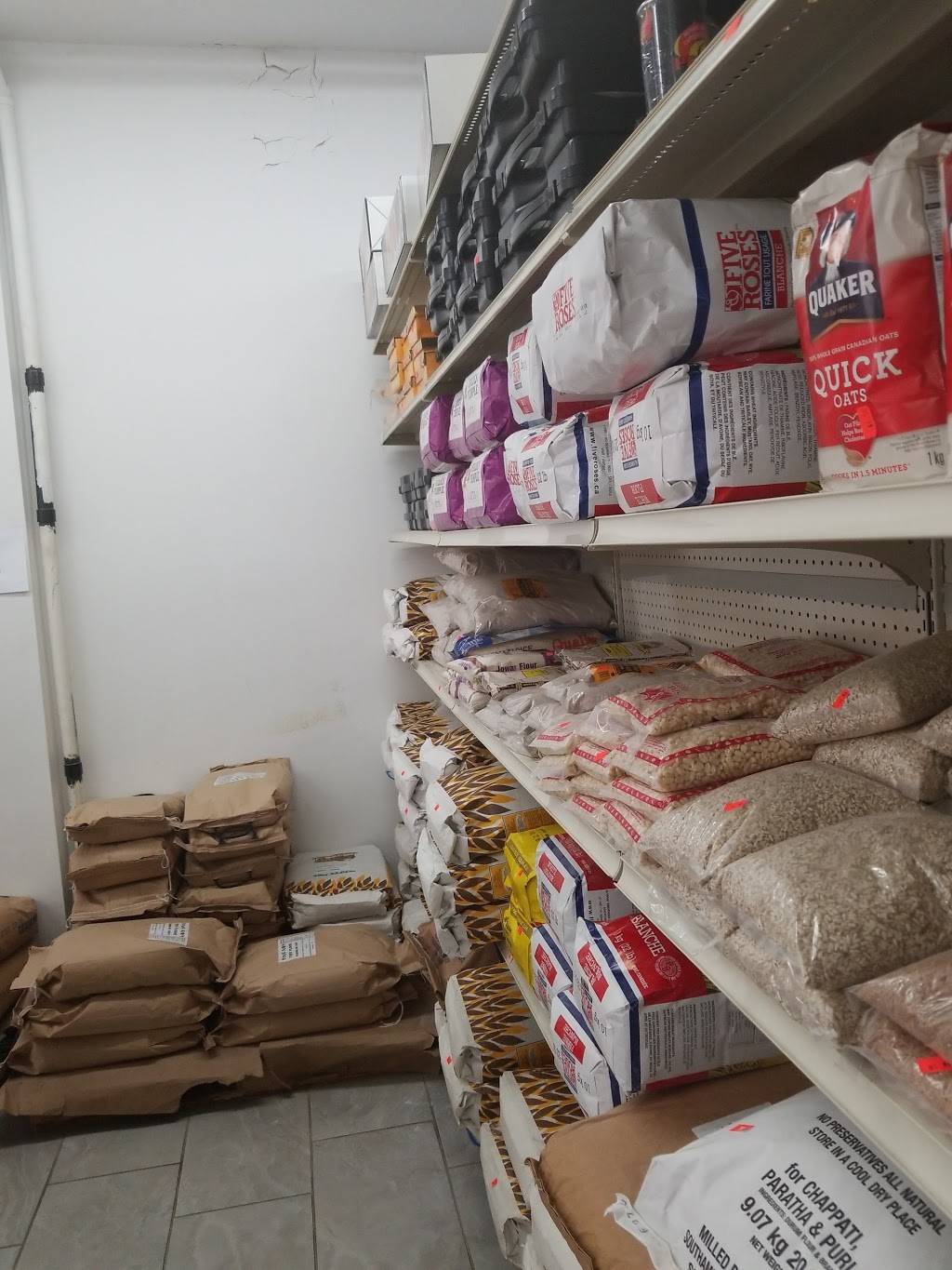 Mulu Injera | restaurant | 373 Oakwood Ave, York, ON M6E 2W1, Canada | 4166537466 OR +1 416-653-7466