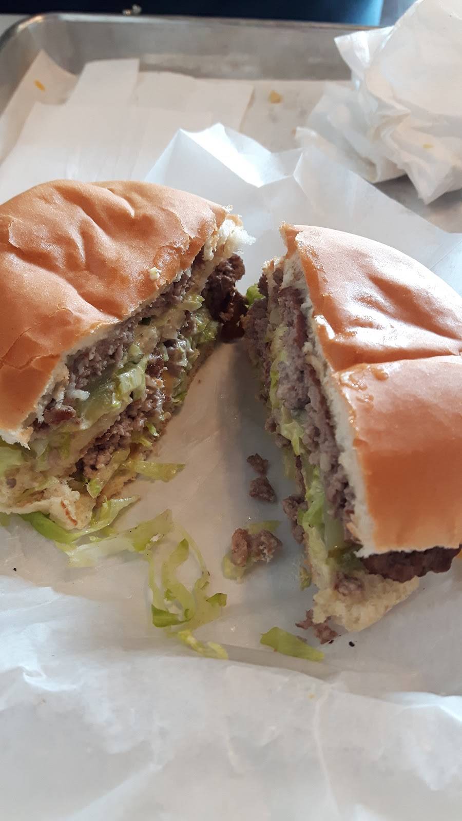 The Burgers Priest | restaurant | 1591 Upper James St Unit 1, Hamilton, ON L9B 0H7, Canada | 9053879797 OR +1 905-387-9797