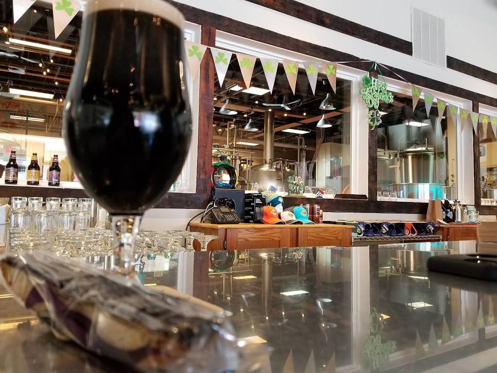 Crystal Lake Brewing | restaurant | 150 N Main St, Crystal Lake, IL 60014, USA | 7792209288 OR +1 779-220-9288