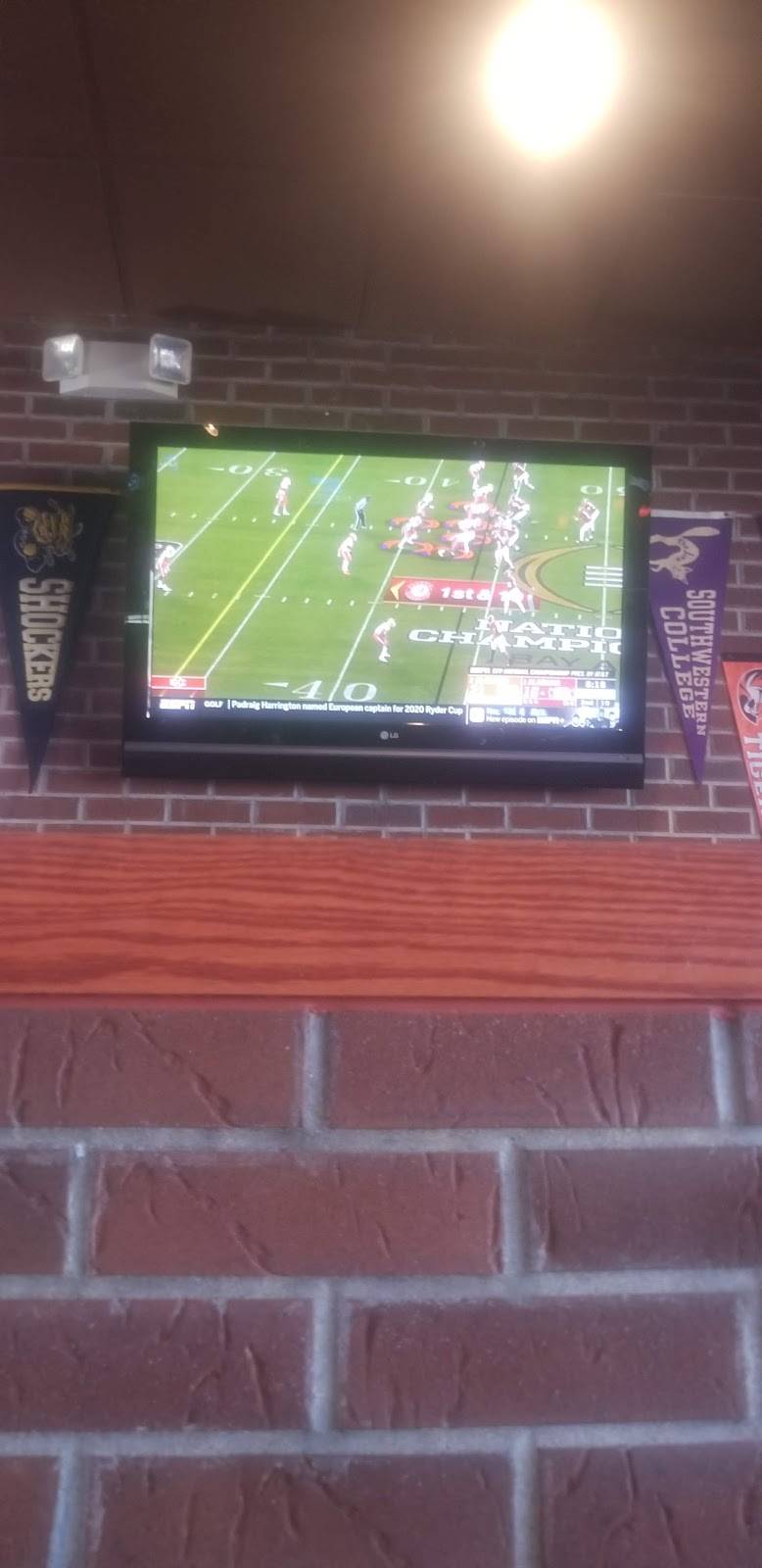 Pizza Hut | meal takeaway | 422 N Summit St, Arkansas City, KS 67005, USA | 6204421900 OR +1 620-442-1900