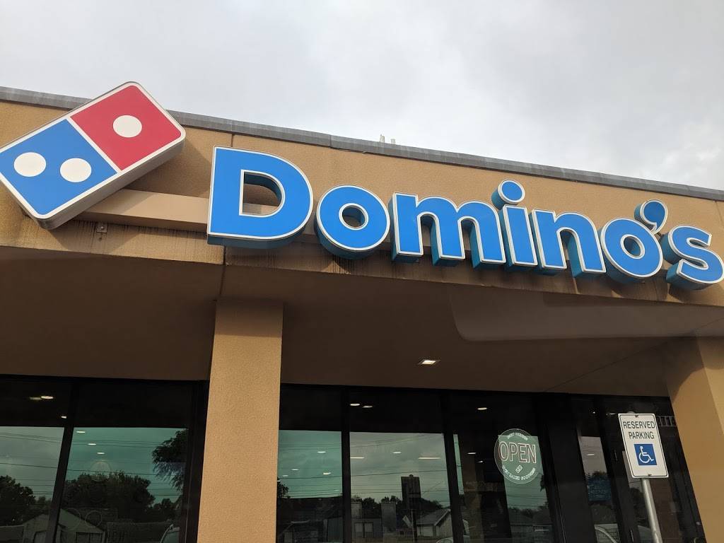 Dominos Pizza | meal delivery | 2714 S Staples St, Corpus Christi, TX 78404, USA | 3618539800 OR +1 361-853-9800