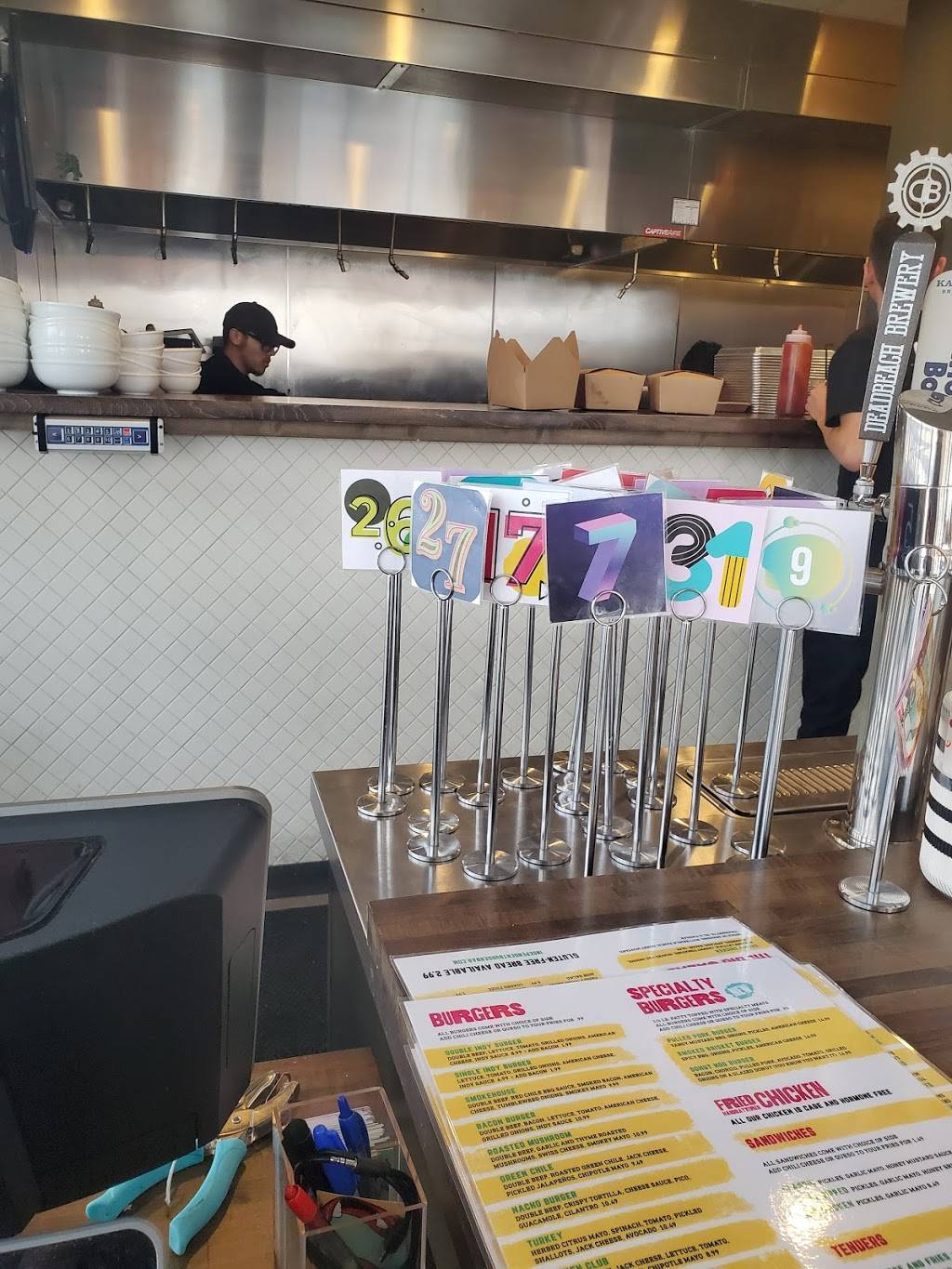 Independent Burger & Bar East | restaurant | 2260 N Zaragoza Rd #27, El Paso, TX 79938, USA | 9152342887 OR +1 915-234-2887