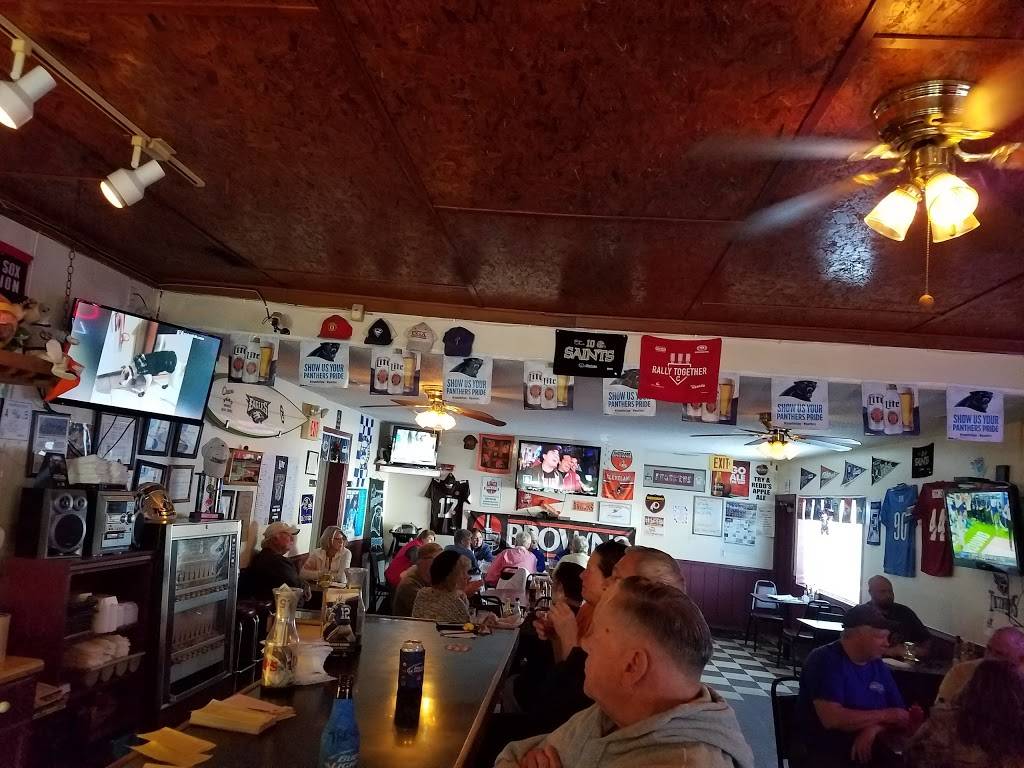 Chasers Sports Bar & Grill | restaurant | 8520 E Oak Island Dr, Oak Island, NC 28465, USA | 9102781500 OR +1 910-278-1500