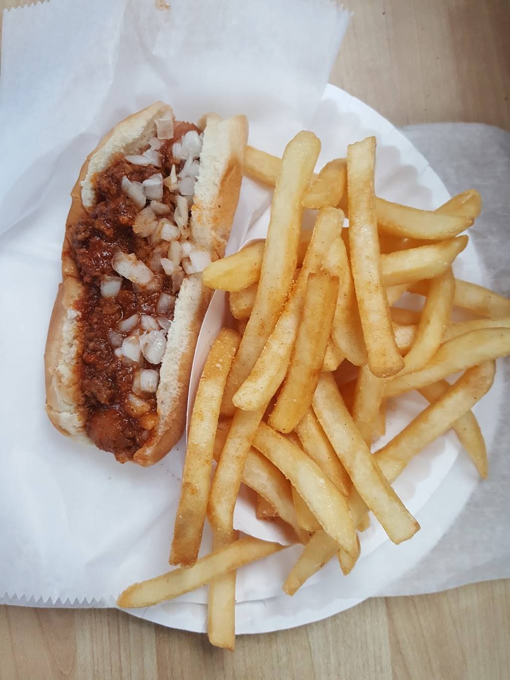 Arbetters Hot Dogs | restaurant | 8747 SW 40th St, Miami, FL 33165, USA | 3052070555 OR +1 305-207-0555