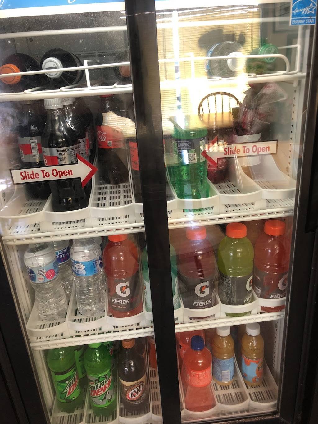 Bait An Twine Snacks | restaurant | 85 Tennessee Ave N, Parsons, TN 38363, USA | 7312571280 OR +1 731-257-1280