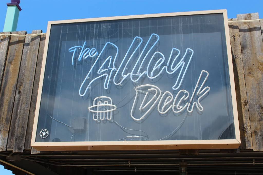 The Alley Deck | restaurant | 4120 Woodward Ave, Detroit, MI 48201, USA | 3138339700 OR +1 313-833-9700