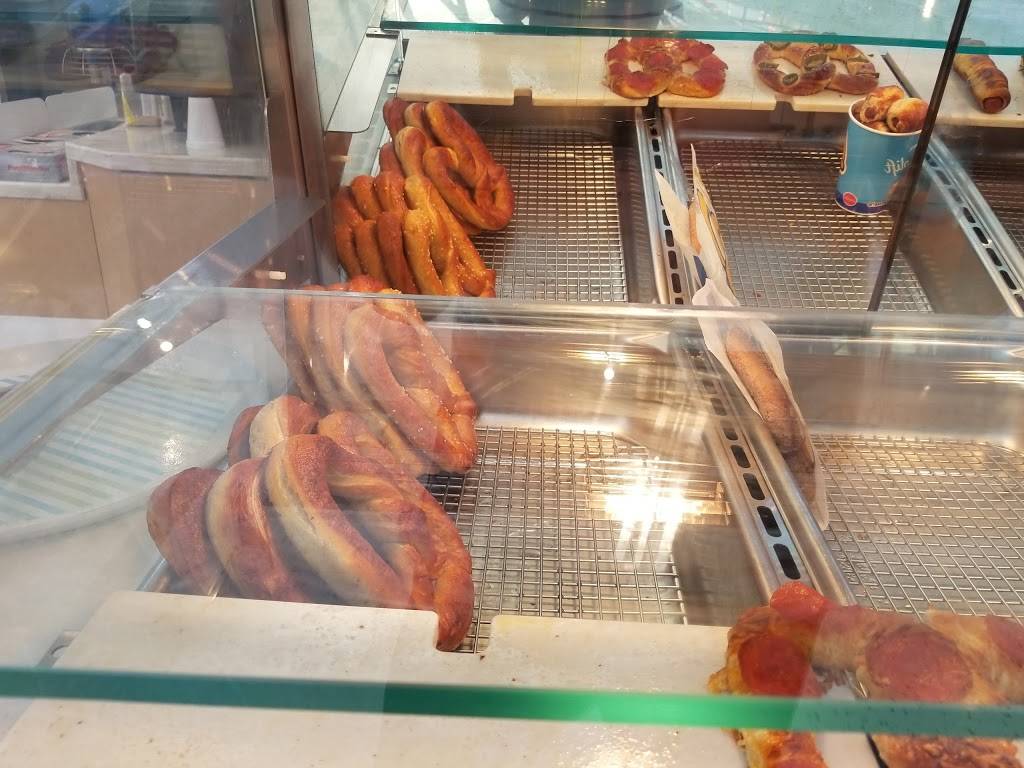 Auntie Annes | cafe | 2626 E Katella Ave, Anaheim, CA 92806, USA | 6572210670 OR +1 657-221-0670