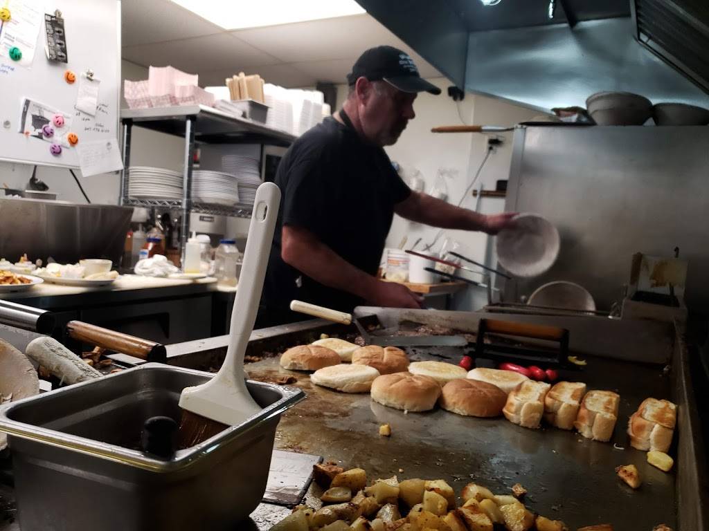 Webster Street Convenience and Diner | restaurant | 715 Webster St, Lewiston, ME 04240, USA | 2072412580 OR +1 207-241-2580