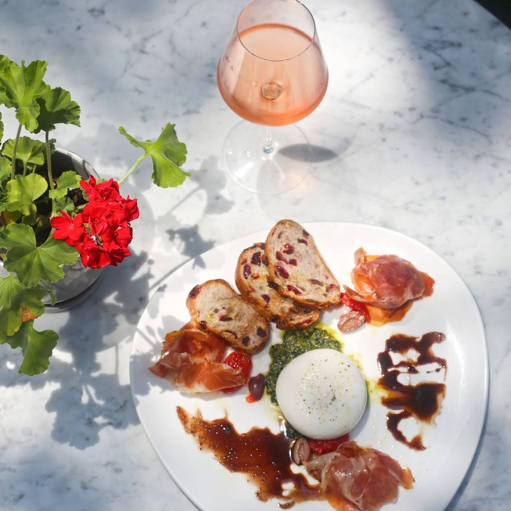 Doyle | restaurant | 1500 New Hampshire Ave NW, Washington, DC 20036, USA | 2024484301 OR +1 202-448-4301