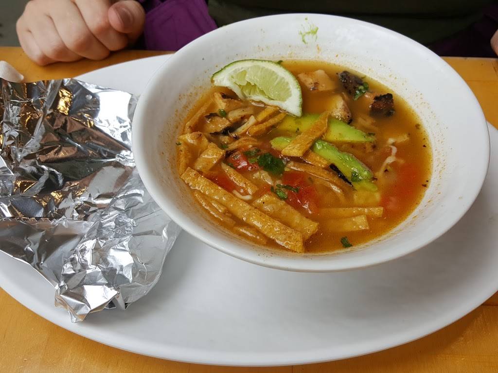 Rubios Coastal Grill | restaurant | 620 Hacienda Dr Suite 101, Vista, CA 92081, USA | 7603051233 OR +1 760-305-1233