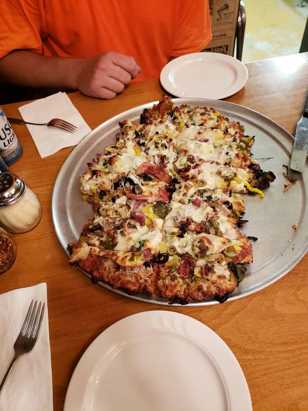 Muddy Waters Pizza Pub | restaurant | 207 W Blackhawk Ave, Prairie du Chien, WI 53821, USA | 6083801283 OR +1 608-380-1283