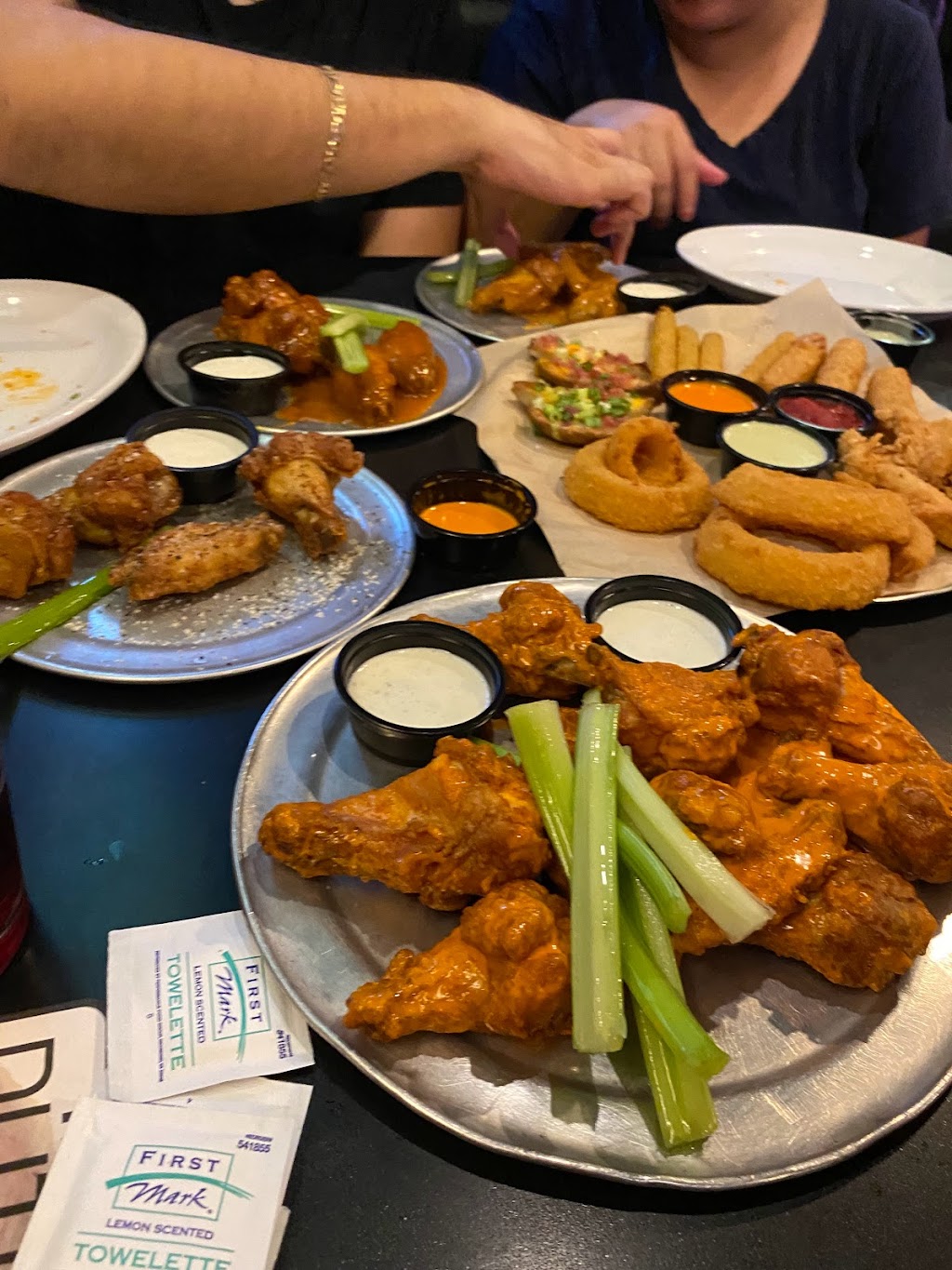 Native Grill & Wings | restaurant | 1301 E Broadway Rd, Tempe, AZ 85282, USA | 4809212556 OR +1 480-921-2556