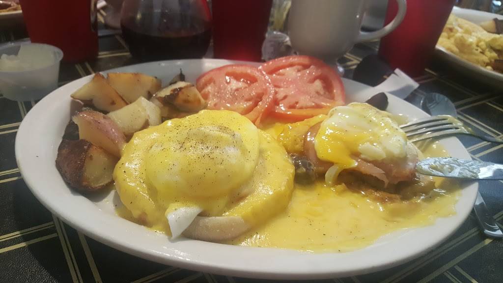 Four & Twenty Cafe | cafe | 420 S Main St, Princeton, IL 61356, USA | 8158754200 OR +1 815-875-4200