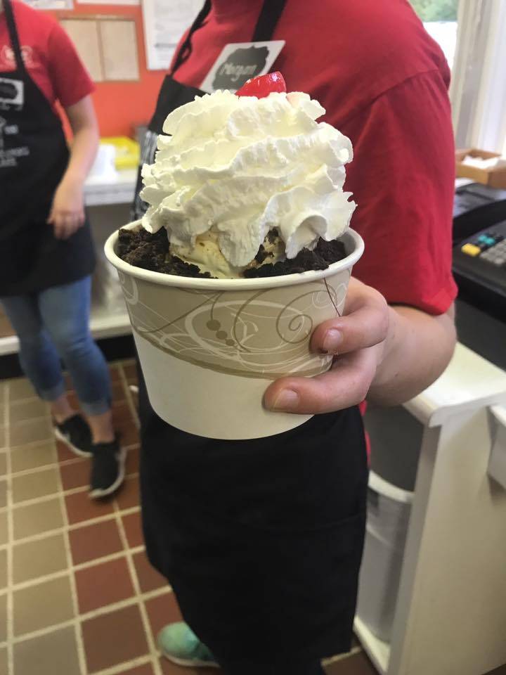 Yorkies Grille & Custard | restaurant | 1368 PA-285, Linesville, PA 16424, USA | 7249272057 OR +1 724-927-2057