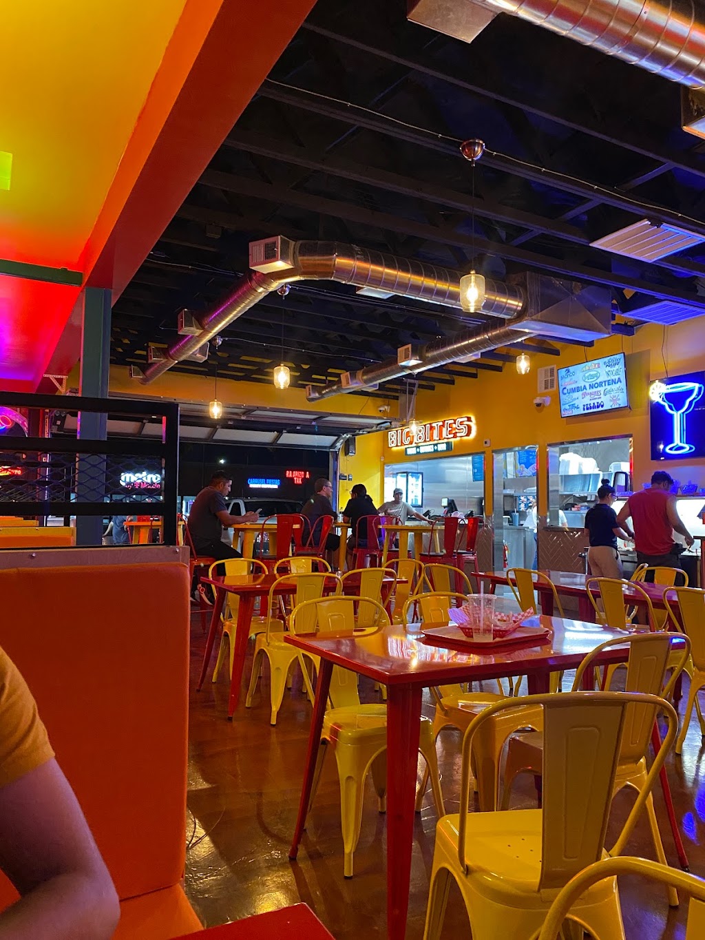 BIG BITES Restaurant | restaurant | 2601 E Bell Rd, Phoenix, AZ 85032, USA | 6024497933 OR +1 602-449-7933