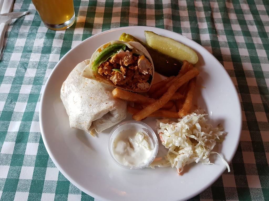 Haydens Crossing | restaurant | 107 N Water St, Wilmington, IL 60481, USA | 8154765925 OR +1 815-476-5925