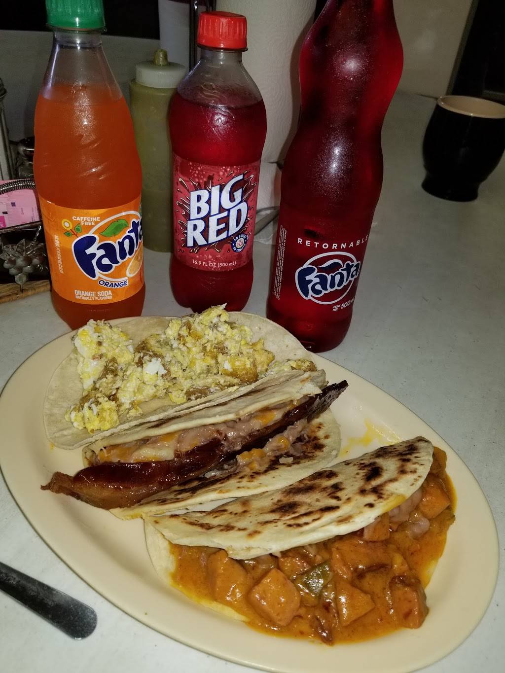 Jays Cafeteria | restaurant | 5432 Enrique M. Barrera Pkwy, San Antonio, TX 78227, USA | 2104350307 OR +1 210-435-0307