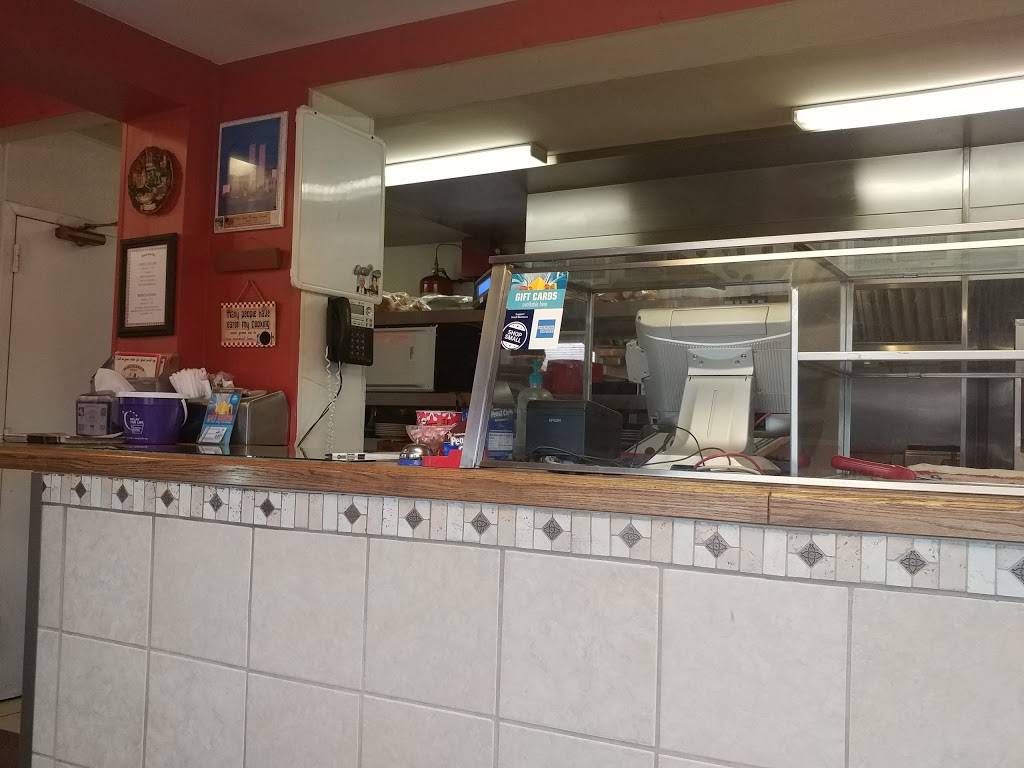 Marchianos Pizza | restaurant | 2 S Railroad St, New Ringgold, PA 17960, USA | 5709433135 OR +1 570-943-3135