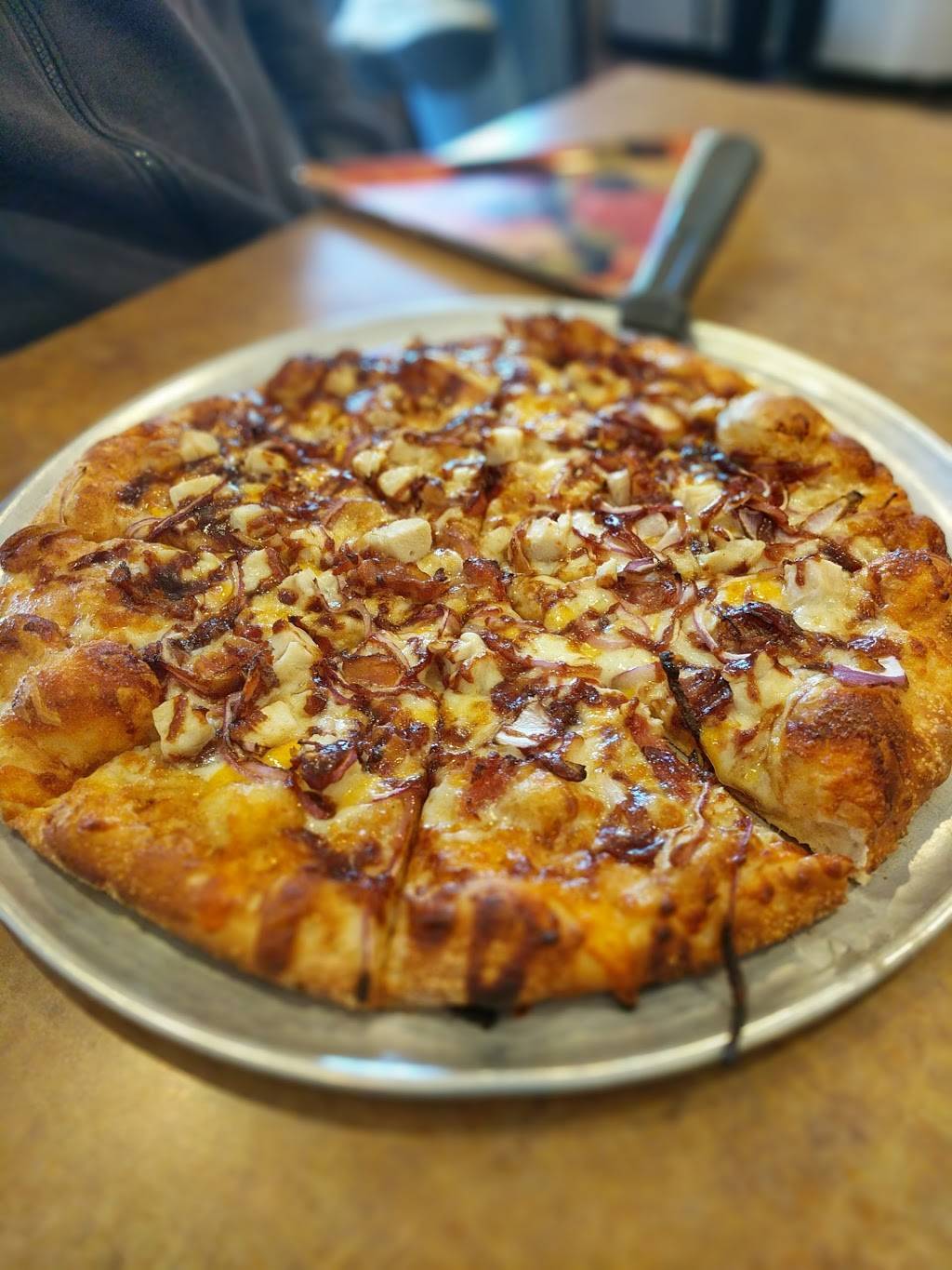 Bennollis Pizza | restaurant | 615 Main St, Delafield, WI 53018, USA | 2626461016 OR +1 262-646-1016