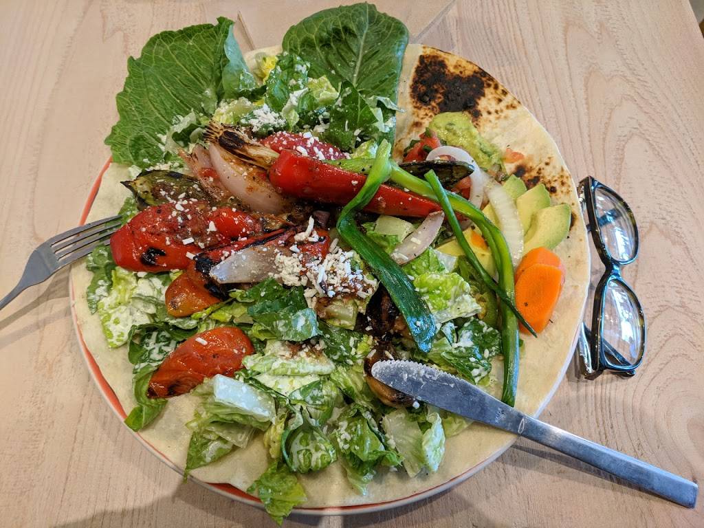 Dos Coyotes Border Cafe | restaurant | 2191 Cowell Blvd, Davis, CA 95618, USA | 5307581400 OR +1 530-758-1400