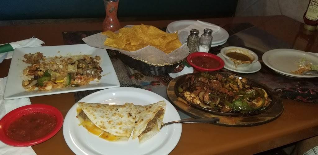 Los Alamos Mexican Bar and Grill | restaurant | 586 S College St, Winchester, TN 37398, USA | 9319677007 OR +1 931-967-7007