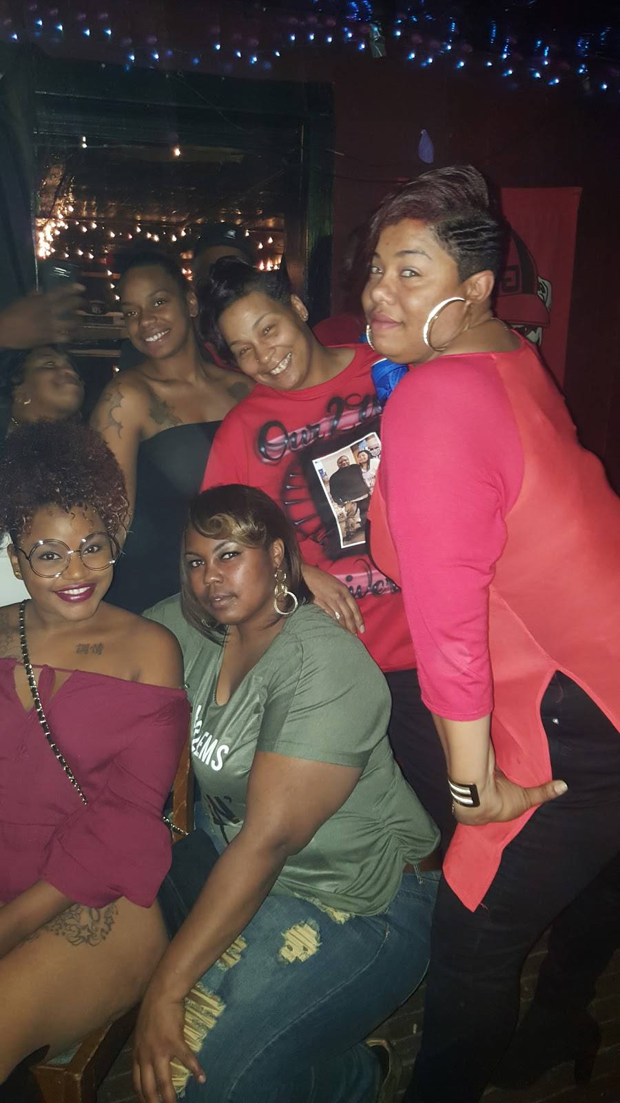 Aunt Coras Pit Bar B Que | cafe | 73 E McLemore Ave # 7, Memphis, TN 38106, USA | 9019425506 OR +1 901-942-5506